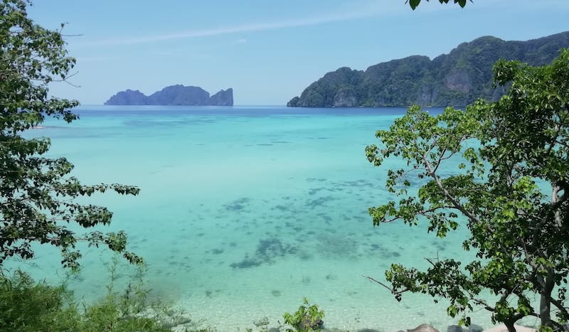 Caminhada da Long beach é uma das principais coisas para fazer nas ilhas Phi Phi