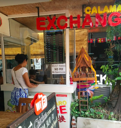 Calamaro Exchange, um dos melhores câmbios de Koh Phi Phi. 