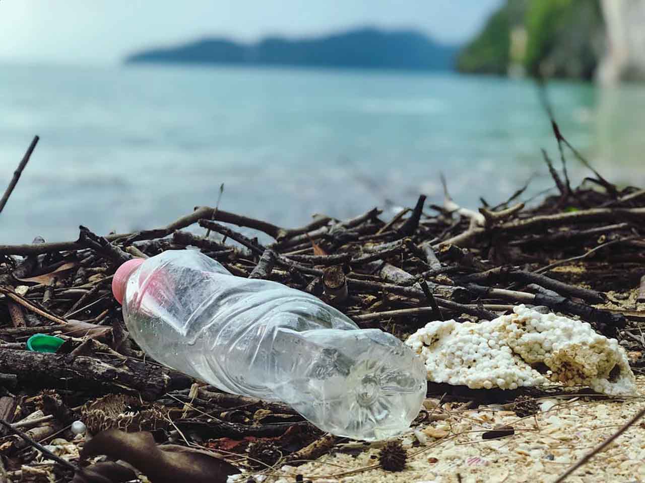 Lixo na Tailândia: Governo devolve lixo deixado por turistas em Parque Nacional