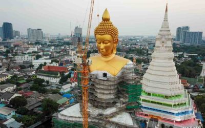 Wat Paknam: templo do imenso Buda Dourado em Bangkok, Tailândia