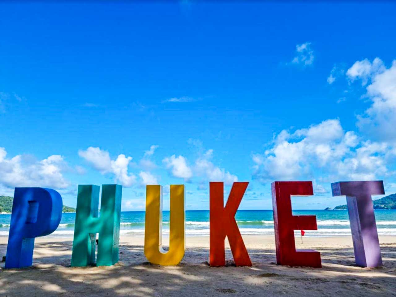 Placa de Phuket em Patong beach, Tailândia com dicas de onde ficar em Phuket 