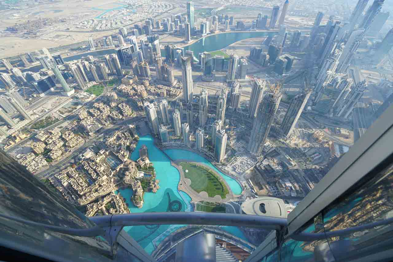 Vista desde o At The Top - Burj Khalifa - passeios em Dubai para subir no prédio mais alto do mundo