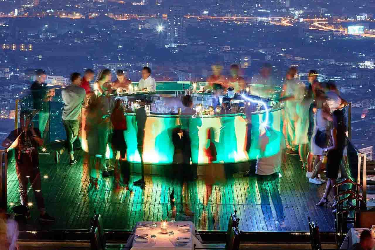 Sky Bar Sirocco no Lebua at State Tower - o bar do filme Se beber não case - parte II de Hollywood