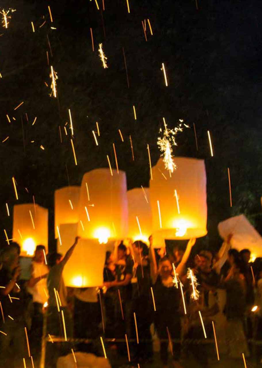 Comemoração do festival das lanternas em Chiang Mai, norte da Tailândia